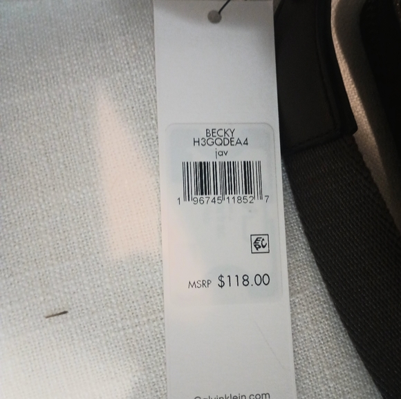 Brand new Calvin Klein Multifunctional Crossbody bag - Picture 3 of 6